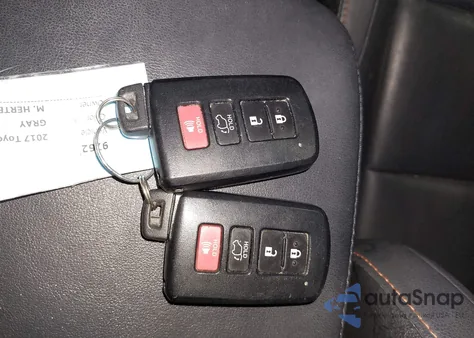 2017 Toyota Rav4 Se z USA, uszkodzony, nr VIN JTMJFREV4HD218460